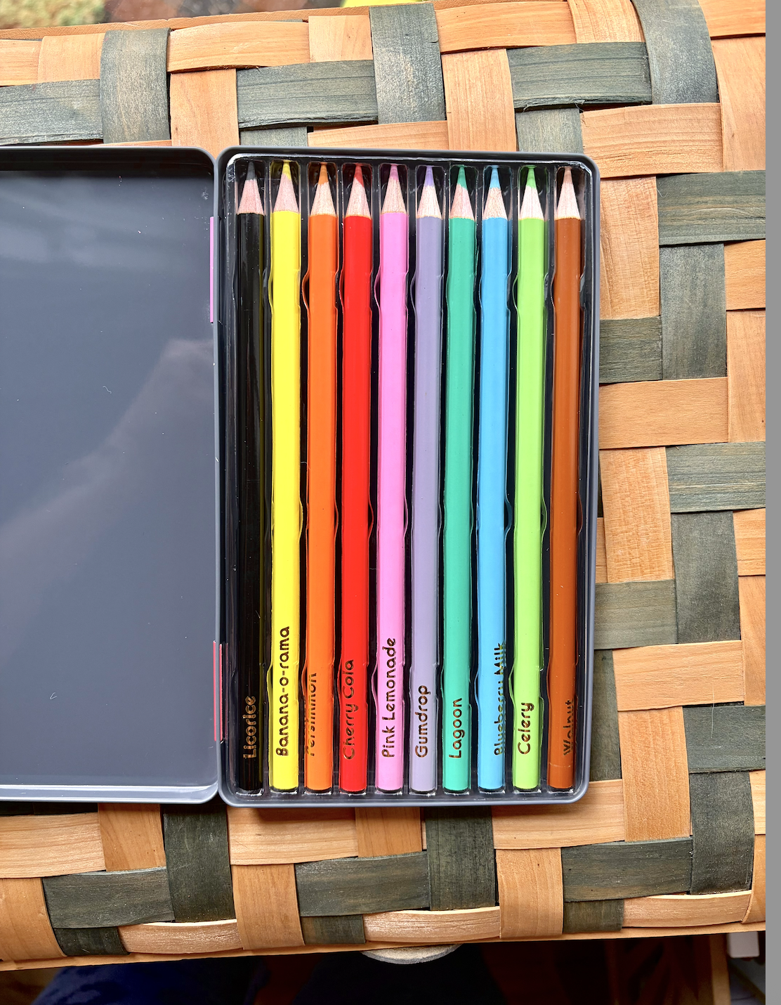 Color Outside the Lines Colored Pencil Set